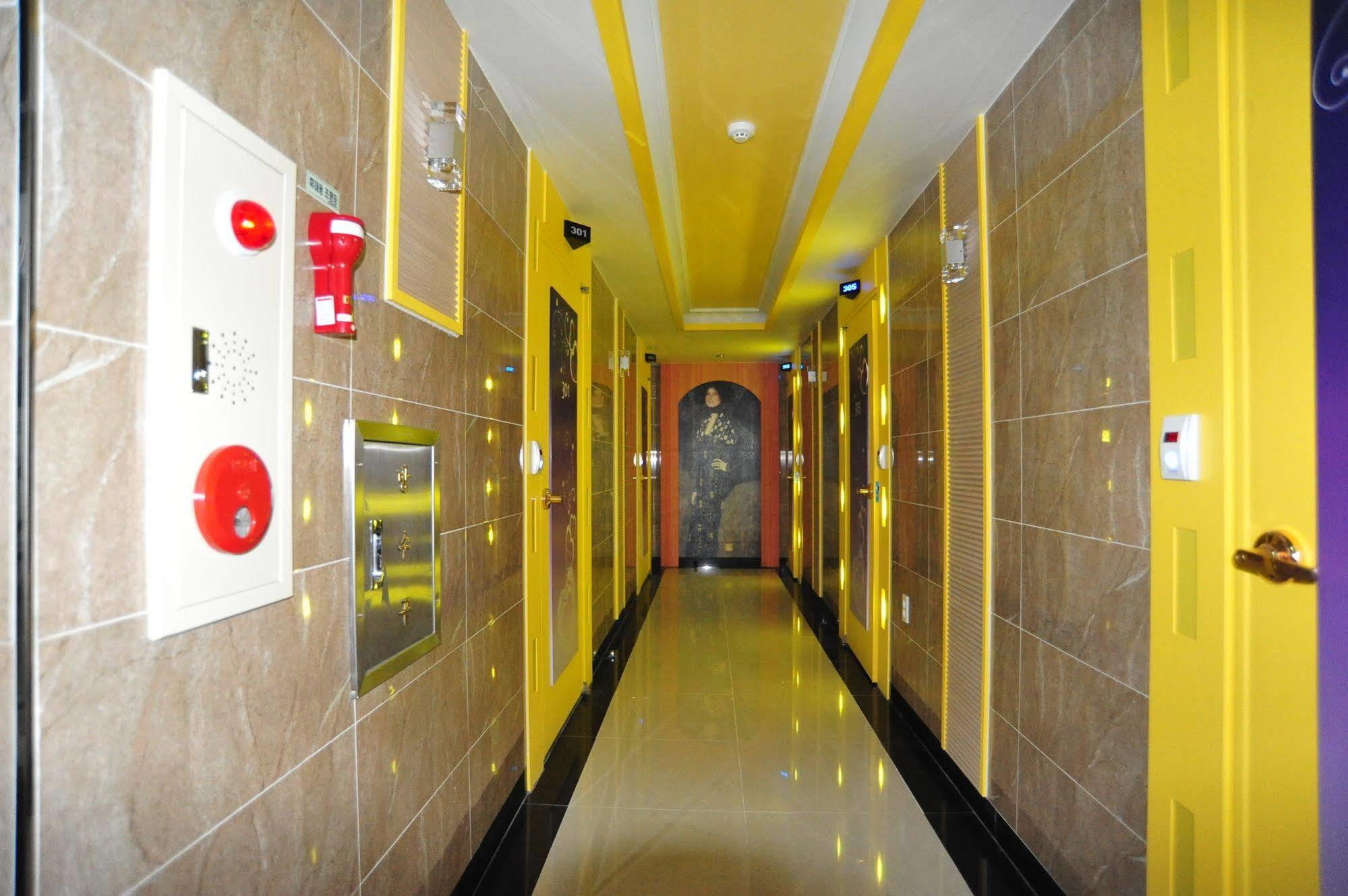 Incheon Sharp Hotel Екстер'єр фото